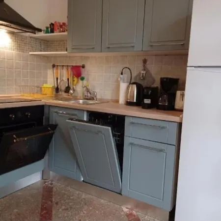 Excellent Mia אומאג