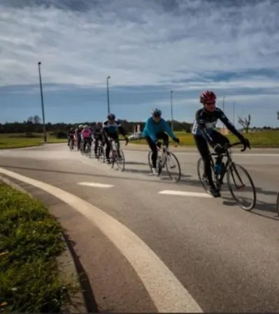 Excellent Mia * אומאג