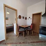 Excellent Mia דירה אומאג