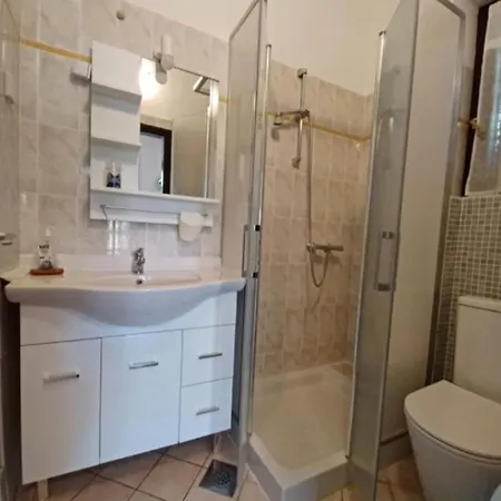 Excellent Mia Apartman